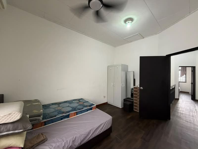 Rumah Teres 2 Tingkat untuk Disewa di Taman Jaya Mas (Skudai) - YC Fung - Bedroom - PropertyGuru.com.my