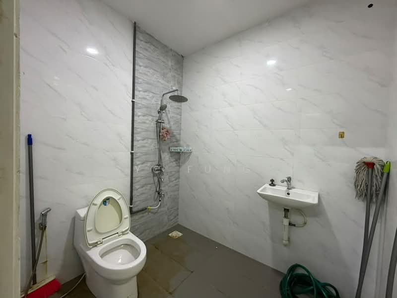 Rumah Teres 2 Tingkat untuk Disewa di Taman Jaya Mas (Skudai) - YC Fung - Bathroom - PropertyGuru.com.my