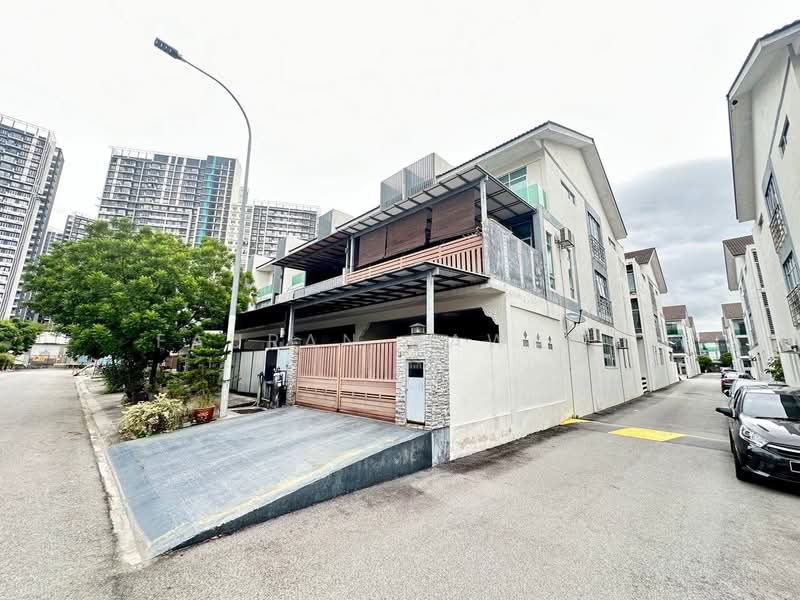 3-storey Terraced House for Sale in Kajang (Selangor) - Fauran Nawawi - PropertyGuru.com.my