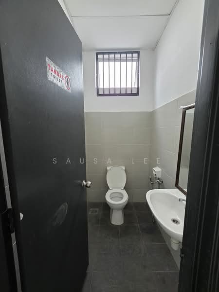 Kedai untuk Dijual di Permas Jaya (Johor) - Sausa Lee - Bathroom - PropertyGuru.com.my