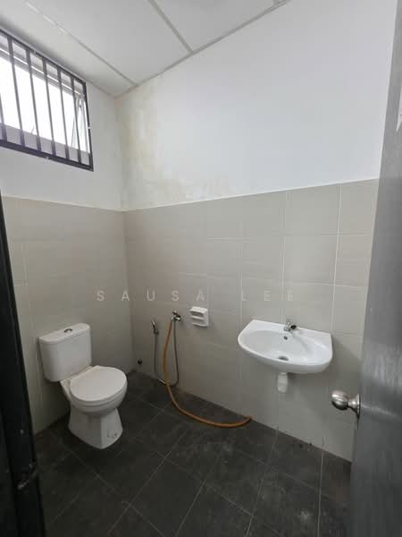 Kedai untuk Dijual di Permas Jaya (Johor) - Sausa Lee - Bathroom - PropertyGuru.com.my