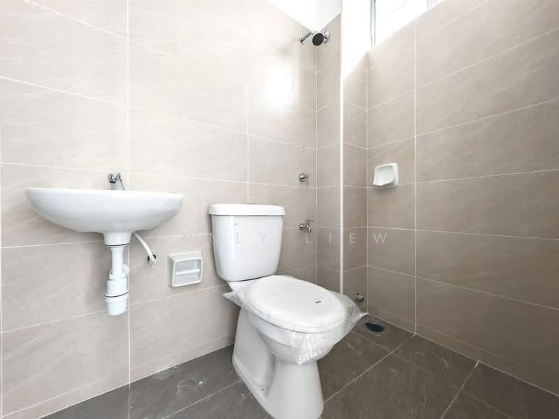 Rumah Teres 2 Tingkat untuk Dijual di Bandar Dato Onn (Tebrau) - Annly Liew - Bathroom - PropertyGuru.com.my