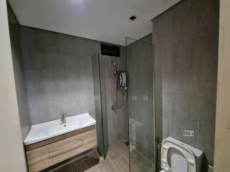 Servis Apartment untuk Disewa di Geo Bukit Rimau - Jim Ling - Bathroom - PropertyGuru.com.my
