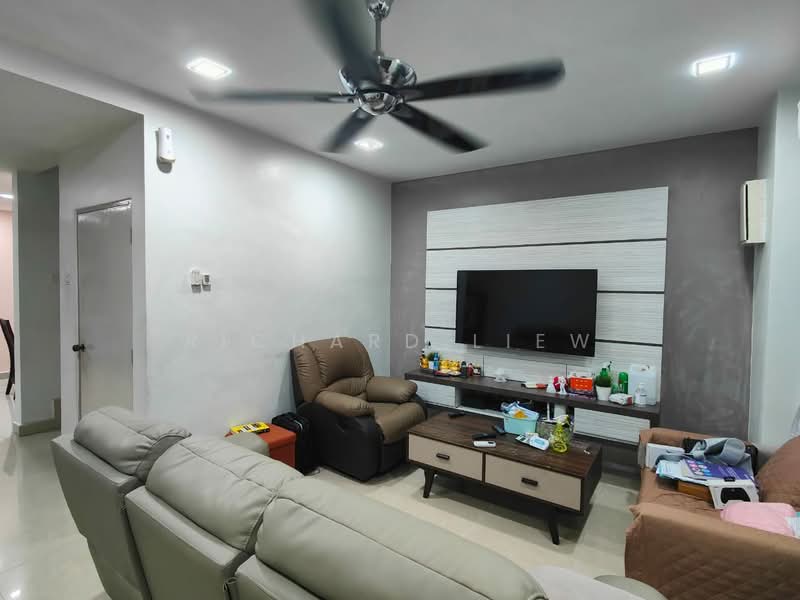 Rumah Teres 2 Tingkat untuk Dijual di Taman Sea (Petaling Jaya) - Richard Liew - Living Room - PropertyGuru.com.my