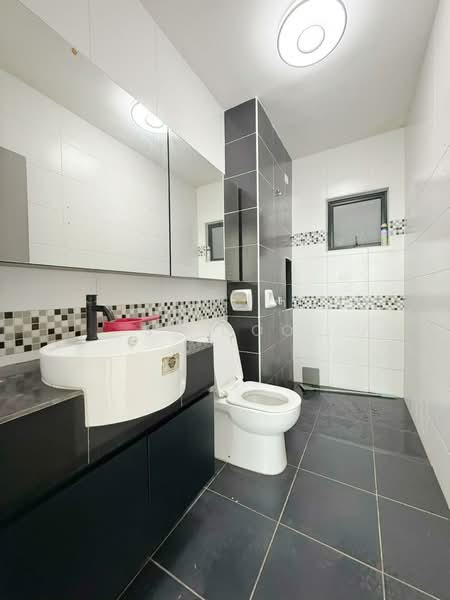 Servis Apartment untuk Dijual di Sky View - SK GOO - Bathroom - PropertyGuru.com.my