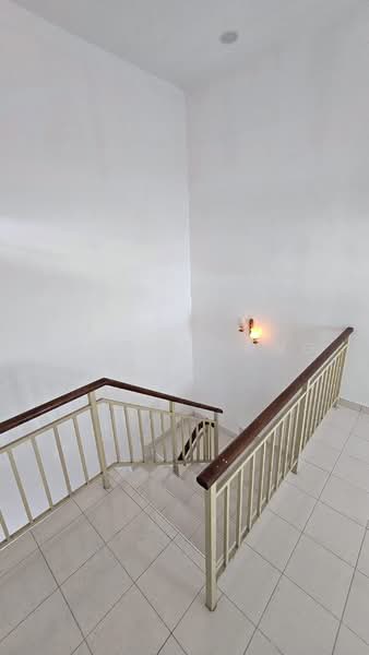 Rumah Teres 1.5 Tingkat untuk Dijual di Taman Pelangi Indah (Ulu Tiram) - Daniel Yong - Corridor - PropertyGuru.com.my