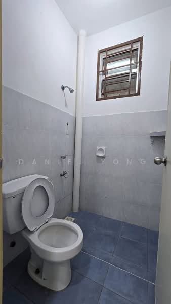 Rumah Teres 1.5 Tingkat untuk Dijual di Taman Pelangi Indah (Ulu Tiram) - Daniel Yong - Bathroom - PropertyGuru.com.my
