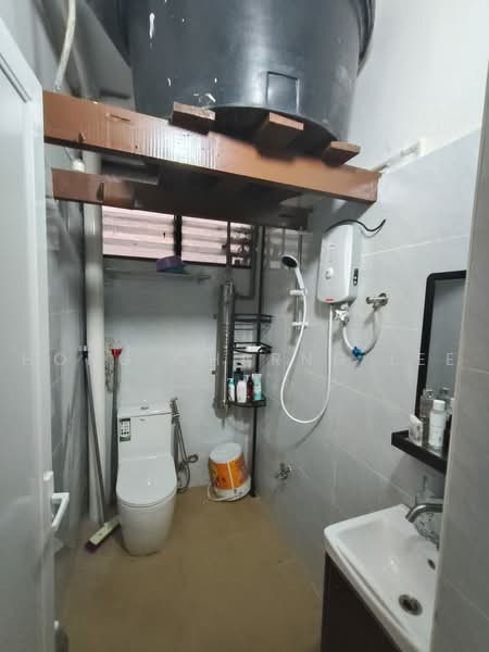Rumah Flat untuk Disewa di Stulang Laut - Hong Charng Lee - Bathroom - PropertyGuru.com.my