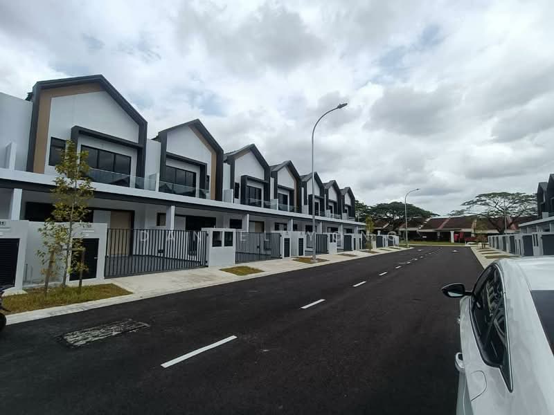 2-storey Terraced House for Sale in Taman Dato Onn (Johor Bahru) - Daniel Yong - Exterior - PropertyGuru.com.my