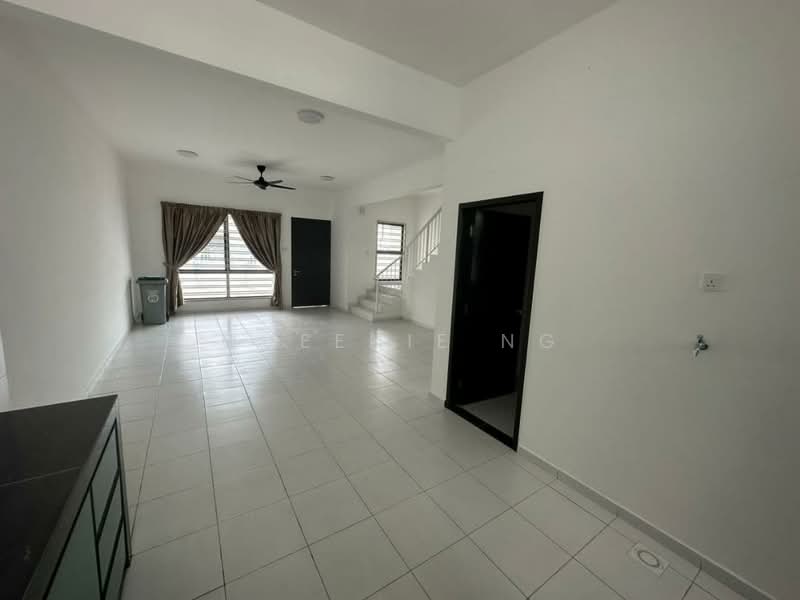 2-storey Terraced House for Sale in Johor Bahru (Johor) - Queenie Ng - Living Room - PropertyGuru.com.my