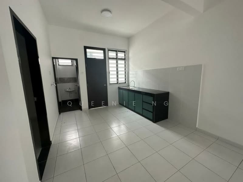 2-storey Terraced House for Sale in Johor Bahru (Johor) - Queenie Ng - Kitchen - PropertyGuru.com.my