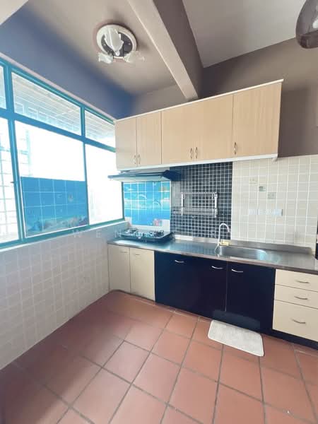 Kondominium untuk Disewa di Tanjung Park Condominium - Weng Sern - Kitchen - PropertyGuru.com.my