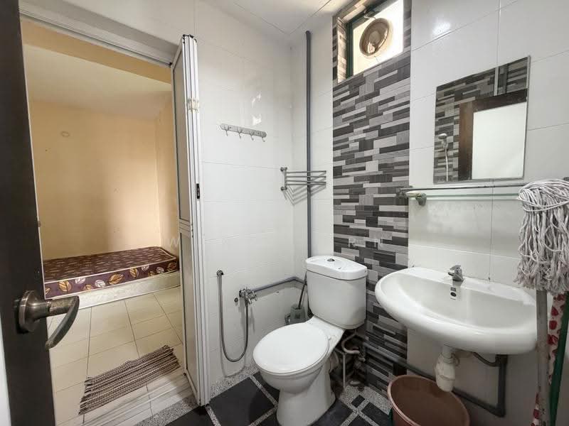 Condominium for Rent at Tanjung Park Condominium - Weng Sern - Bathroom - PropertyGuru.com.my