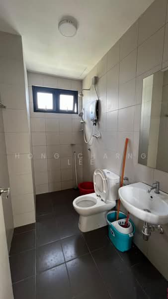 Servis Apartment untuk Disewa di Ramada Meridin - Hong Charng Lee - Bathroom - PropertyGuru.com.my