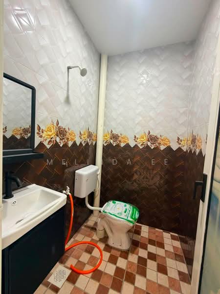 1-storey Terraced House for Sale in Bandar Putra (Kulai) - Melinda Ee - Bathroom - PropertyGuru.com.my