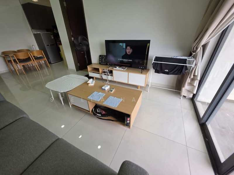 Kondominium untuk Disewa di Bay Point @ Country Garden Danga Bay - Stella Narita - Living Room - PropertyGuru.com.my