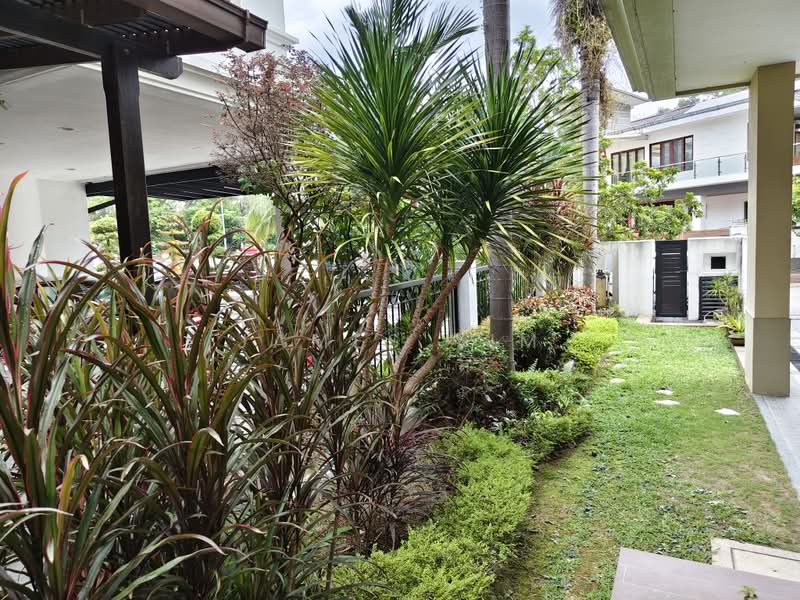 Rumah Banglo untuk Dijual di Bukit Rahman Putra (Sungai Buloh) - James Yim - garden 1 - PropertyGuru.com.my