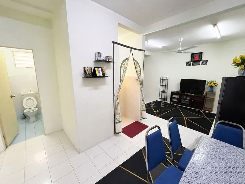 Flat for Sale at Taman Seri Setanggi - Sausa Lee - Living Room - PropertyGuru.com.my