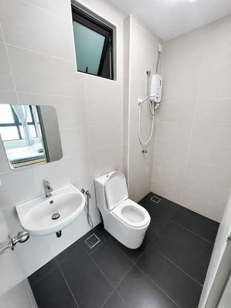 Service Residence for Rent at B11 Parkland Residence - Jenson Teh - Bathroom - PropertyGuru.com.my
