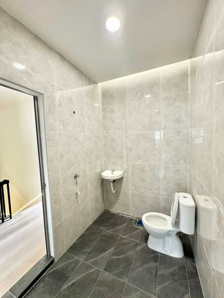 2-storey Terraced House for Sale in Taman Ungku Tun Aminah (Skudai) - Melinda Ee - Bathroom - PropertyGuru.com.my