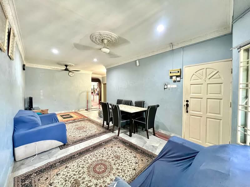 1-storey Terraced House for Sale in Seksyen 27 (Shah Alam) - Adaw Zain - Living Room - PropertyGuru.com.my
