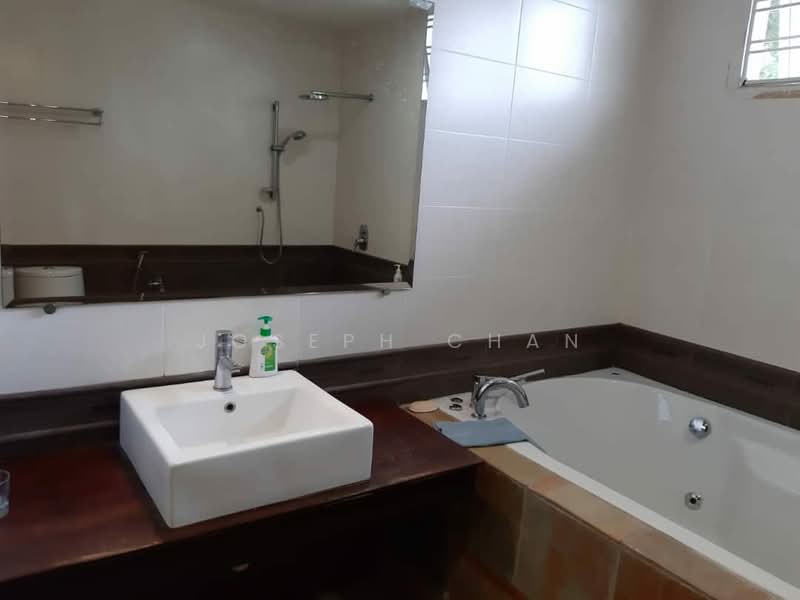 Rumah Teres 2 Tingkat untuk Dijual di Seksyen 7 (Shah Alam) - Joseph Chan - Bathroom - PropertyGuru.com.my