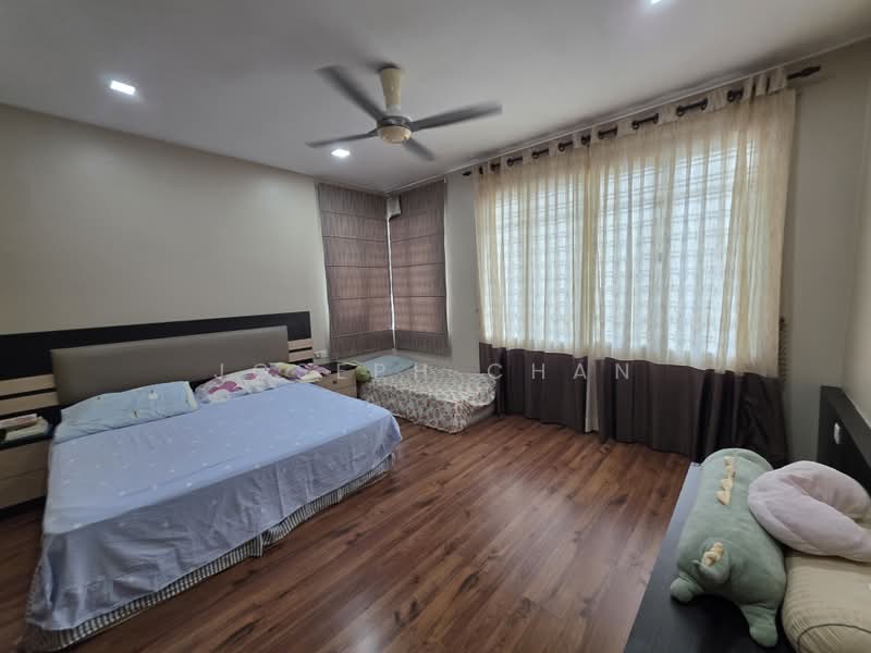 Rumah Teres 2-Tingkat untuk Dijual di Seksyen 7 (Shah Alam) - Joseph Chan - Bedroom - PropertyGuru.com.my