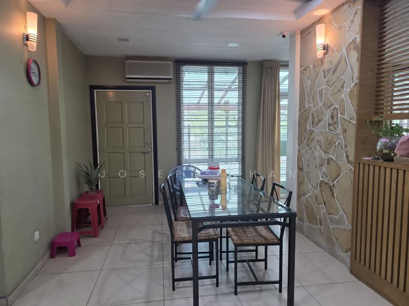 Rumah Teres 2-Tingkat untuk Dijual di Seksyen 7 (Shah Alam) - Joseph Chan - Dining Room - PropertyGuru.com.my