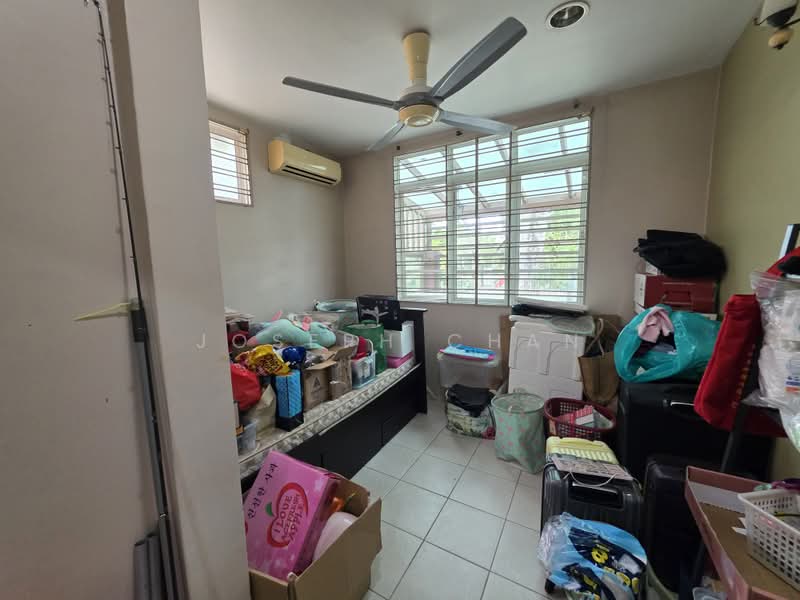 Rumah Teres 2-Tingkat untuk Dijual di Seksyen 7 (Shah Alam) - Joseph Chan - Bedroom - PropertyGuru.com.my