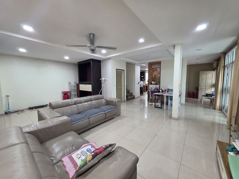 Rumah Teres 2-Tingkat untuk Dijual di Seksyen 7 (Shah Alam) - Joseph Chan - Living Room - PropertyGuru.com.my