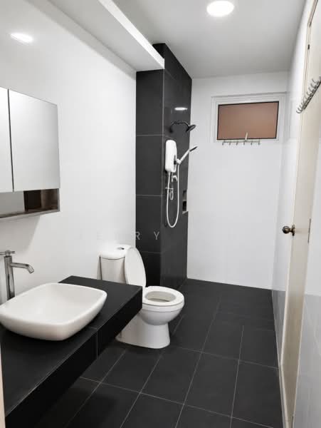 Kondominium untuk Disewa di The Clovers - Jerry Tan - Bathroom - PropertyGuru.com.my