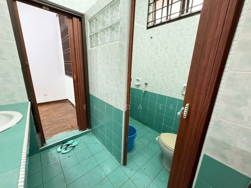 2-storey Terraced House for Sale in Taman Rinting (Masai) - Melinda Ee - Bathroom - PropertyGuru.com.my