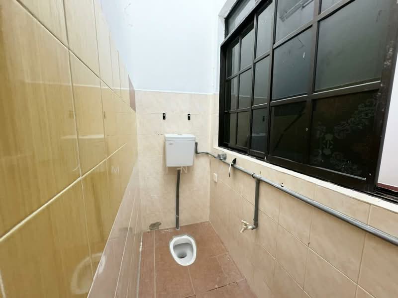 2-storey Terraced House for Sale in Taman Rinting (Masai) - Melinda Ee - Bathroom - PropertyGuru.com.my