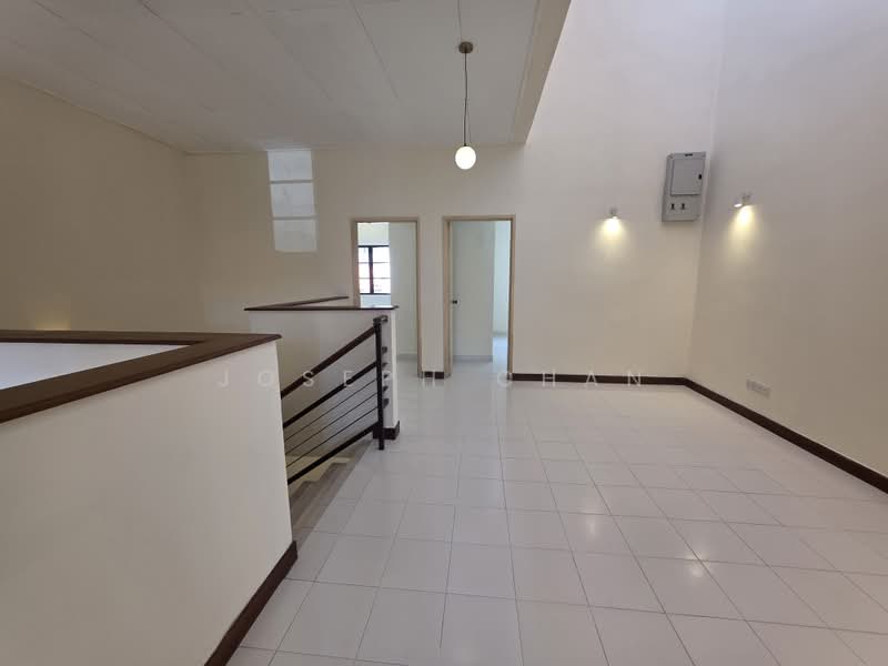 Rumah Teres 2 Tingkat untuk Dijual di Bukit Jelutong (Shah Alam) - Joseph Chan - Family hall - PropertyGuru.com.my
