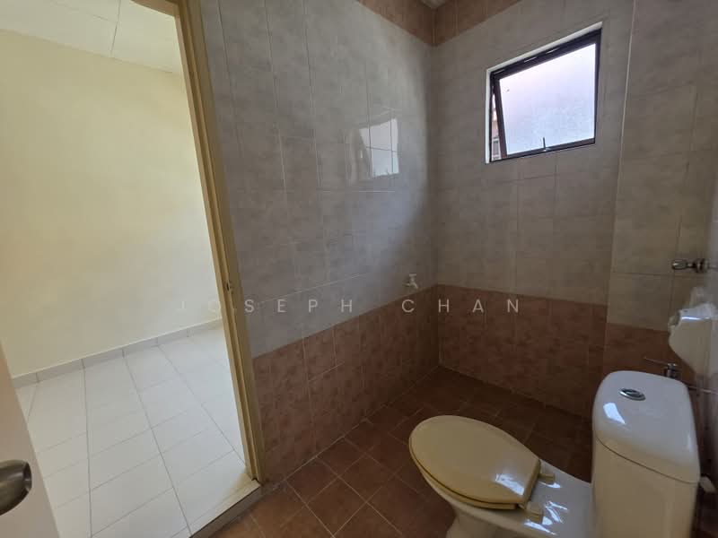 Rumah Teres 2 Tingkat untuk Dijual di Bukit Jelutong (Shah Alam) - Joseph Chan - Bathroom - PropertyGuru.com.my