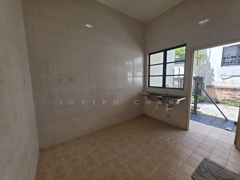 Rumah Teres 2 Tingkat untuk Dijual di Bukit Jelutong (Shah Alam) - Joseph Chan - Kitchen - PropertyGuru.com.my