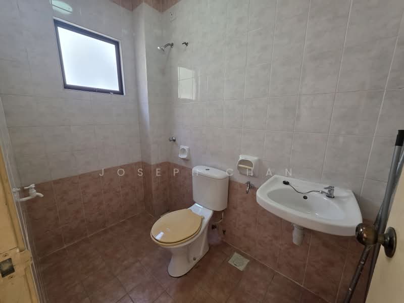 Rumah Teres 2 Tingkat untuk Dijual di Bukit Jelutong (Shah Alam) - Joseph Chan - Bathroom - PropertyGuru.com.my