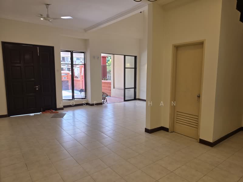 Rumah Teres 2 Tingkat untuk Dijual di Bukit Jelutong (Shah Alam) - Joseph Chan - Living Room - PropertyGuru.com.my