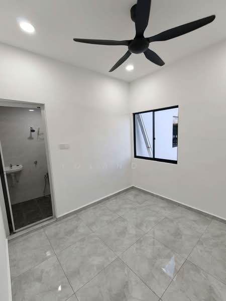 Rumah Teres 1 Tingkat untuk Dijual di Taman Universiti (Skudai) - Yoland . - Bathroom - PropertyGuru.com.my