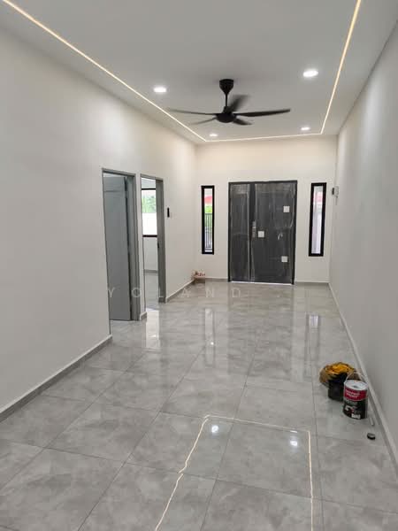 Rumah Teres 1 Tingkat untuk Dijual di Taman Universiti (Skudai) - Yoland . - Living Room - PropertyGuru.com.my