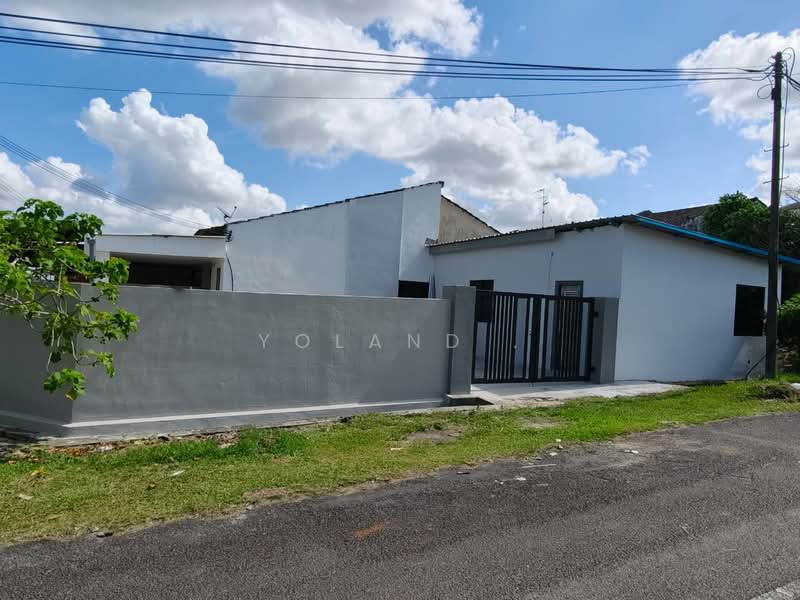 Rumah Teres 1 Tingkat untuk Dijual di Taman Universiti (Skudai) - Yoland . - Exterior - PropertyGuru.com.my