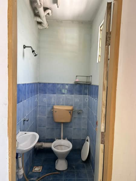 Pangsapuri untuk Disewa di Mentari Court - Abby Woo - Bathroom - PropertyGuru.com.my