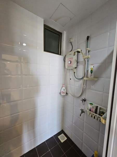 Apartment for Rent at Molek Pine 1 - Ee Fong Toh - PropertyGuru.com.my