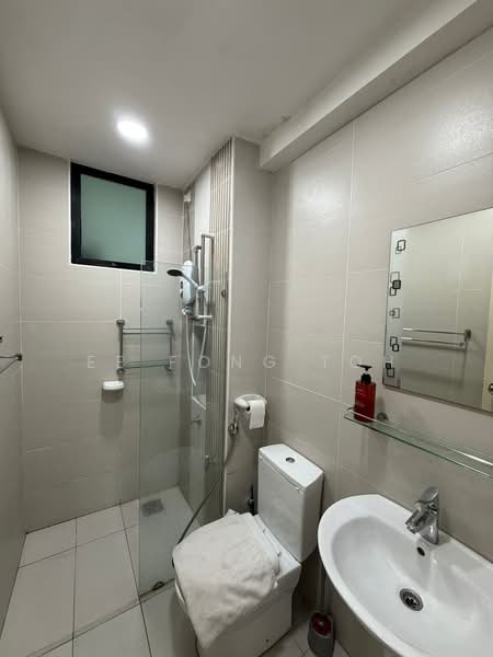 Servis Apartment untuk Dijual di Sky Loft Premium Suites - Ee Fong Toh - Bathroom - PropertyGuru.com.my