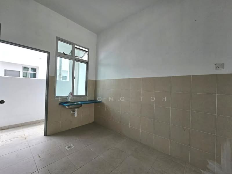 2-storey Terraced House for Sale in Kangkar Pulai (Skudai) - Ee Fong Toh - Kitchen - PropertyGuru.com.my