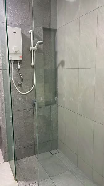 Servis Apartment untuk Disewa di Emerald 9 - Alan Pang - Bathroom - PropertyGuru.com.my