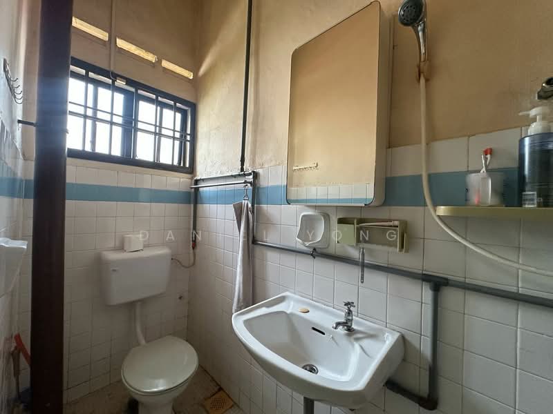 Semi-Detached House for Sale in Johor Bahru (Johor) - Daniel Yong - Bathroom - PropertyGuru.com.my