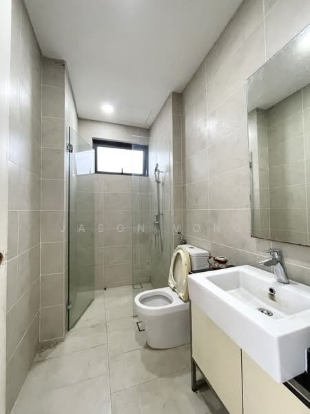 Rumah Berkembar untuk Dijual di Lake Fields (Sungai Besi) - Jason Vong - Bathroom - PropertyGuru.com.my