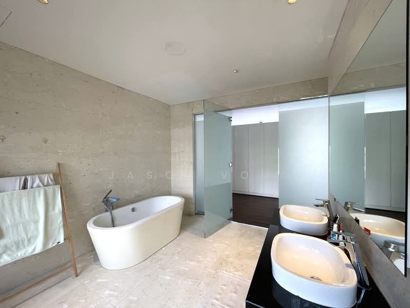 Rumah Berkembar untuk Dijual di Lake Fields (Sungai Besi) - Jason Vong - Master-bedroom attached bathroom - PropertyGuru.com.my