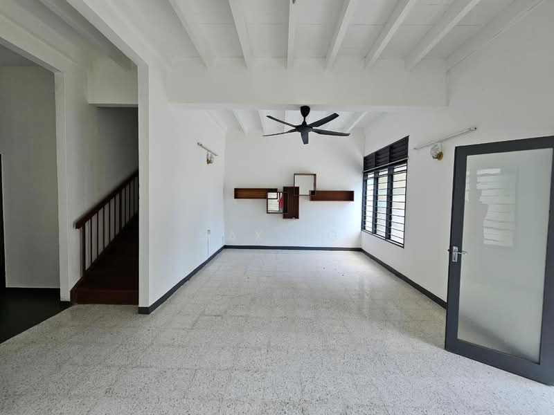 Rumah Berkembar untuk Dijual di Tanjung Tokong (Penang) - Max Ng - Living Room - PropertyGuru.com.my
